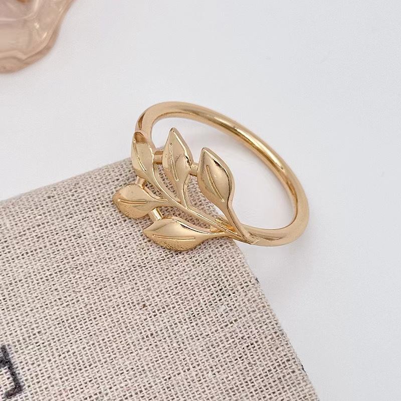 Elegant Leaf Napkin Rings Set