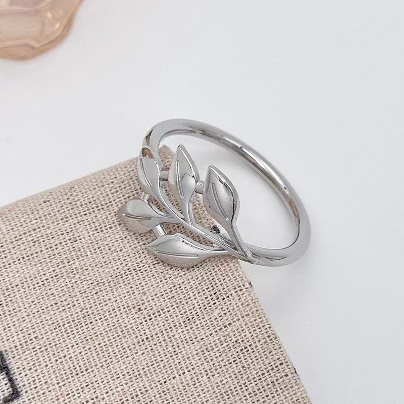 Elegant Leaf Napkin Rings Set