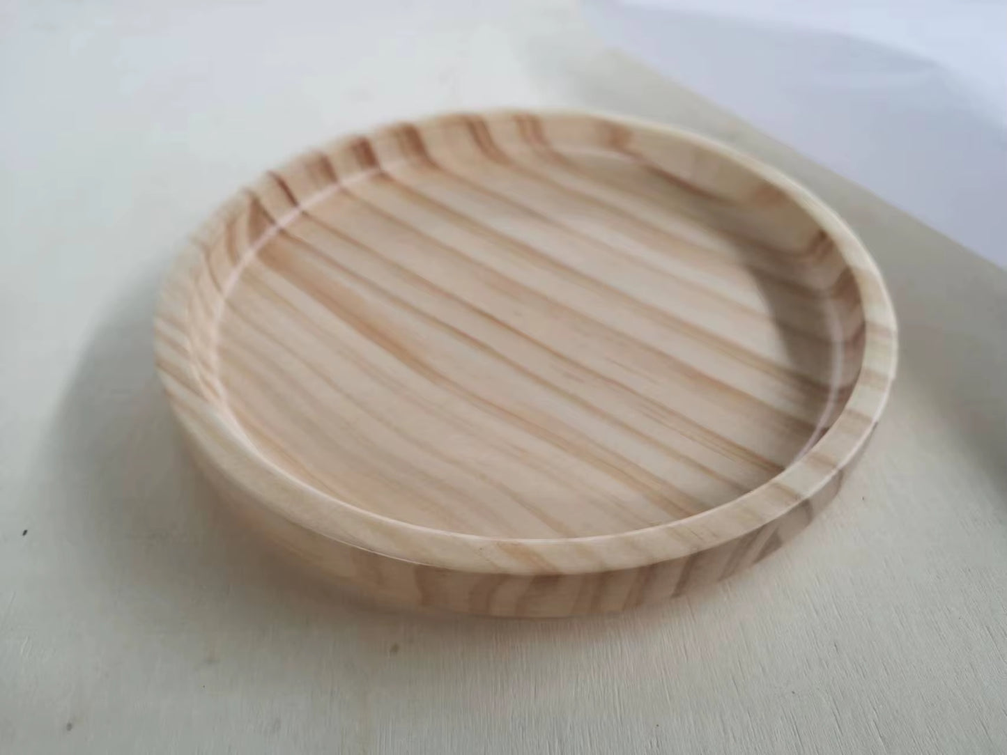Modern round Bamboo and Wooden Sofa Cutlery Serving Breakfast Trays Factory Price 100Pcs MOQ for Party Occasions