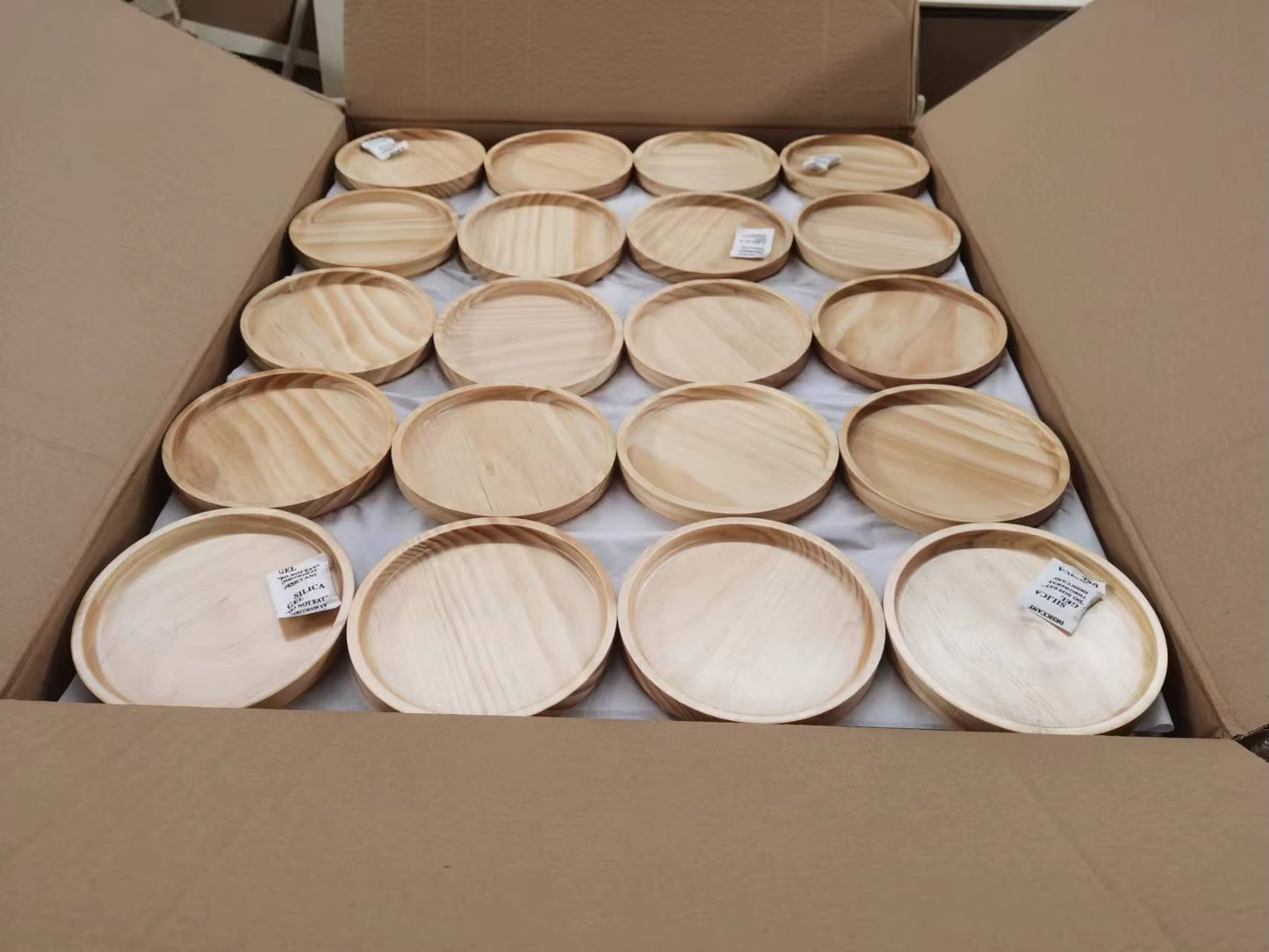 Modern round Bamboo and Wooden Sofa Cutlery Serving Breakfast Trays Factory Price 100Pcs MOQ for Party Occasions