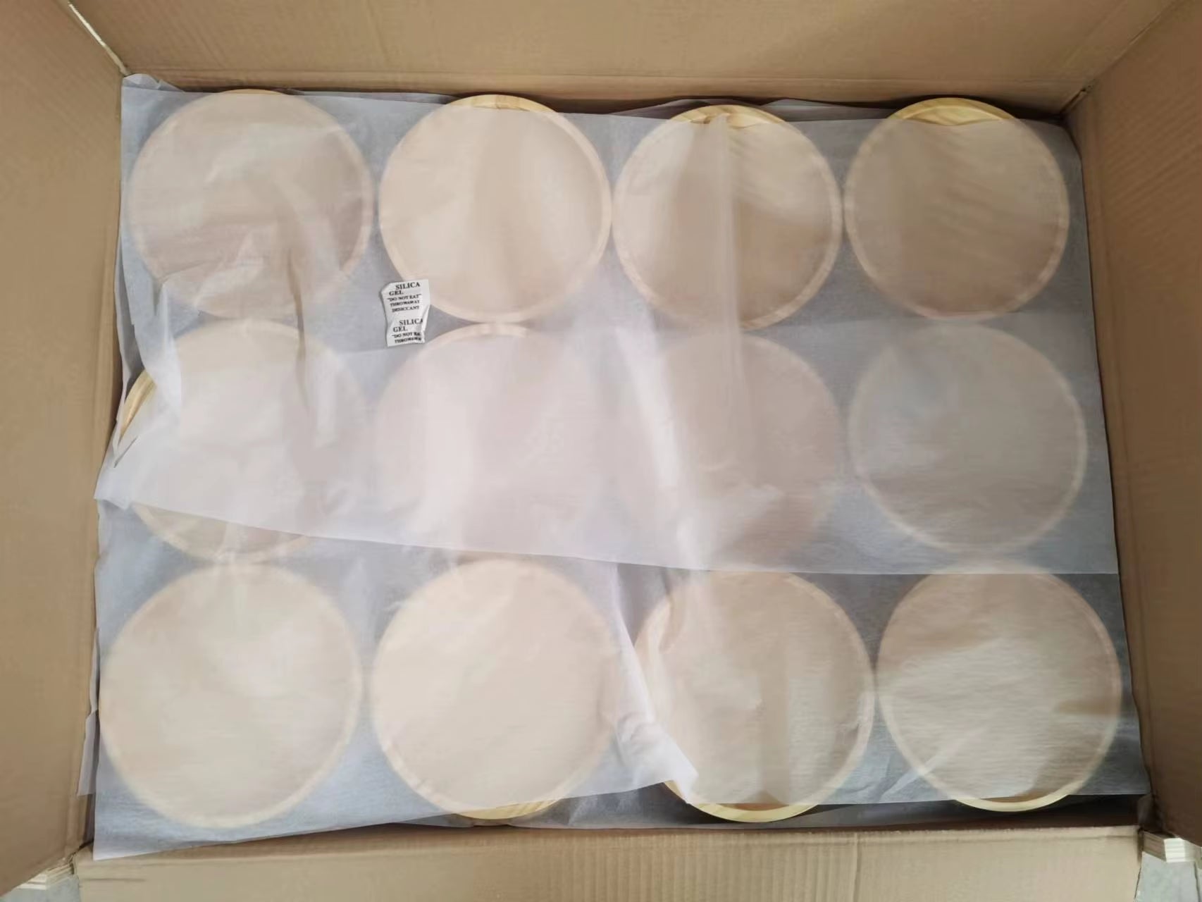 Modern round Bamboo and Wooden Sofa Cutlery Serving Breakfast Trays Factory Price 100Pcs MOQ for Party Occasions